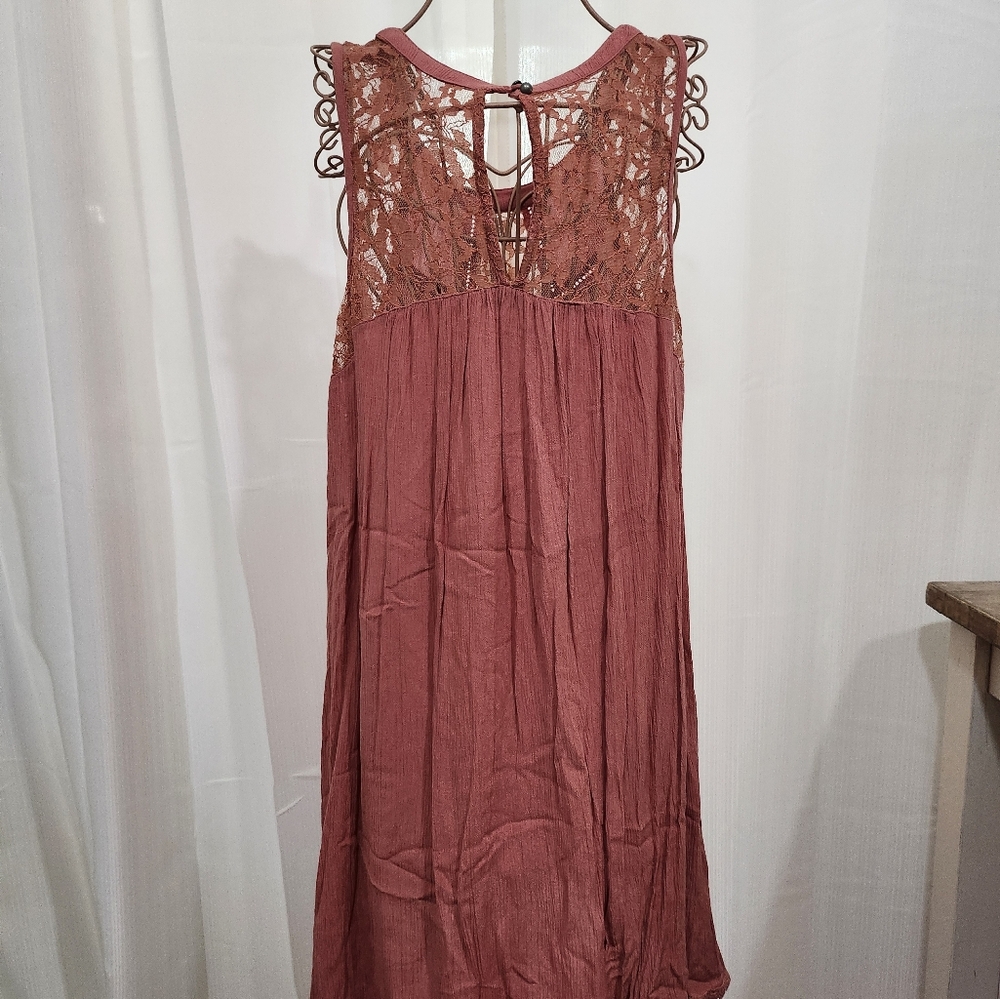 Patrons of Peace Lace Midi Dress in Dusty Rose - Picture 2 of 4